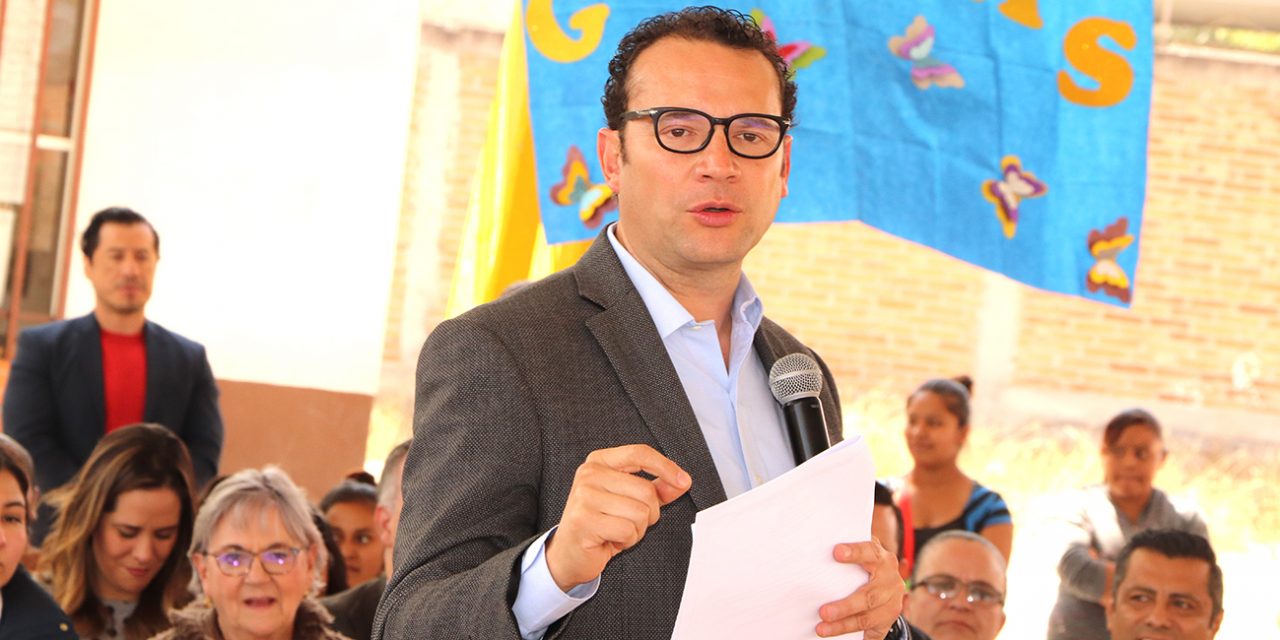 Entrega Nava techado de escuela en Tierra Blanca