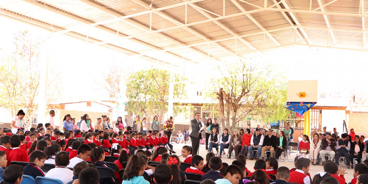Entrega Nava techado de escuela en Tierra Blanca