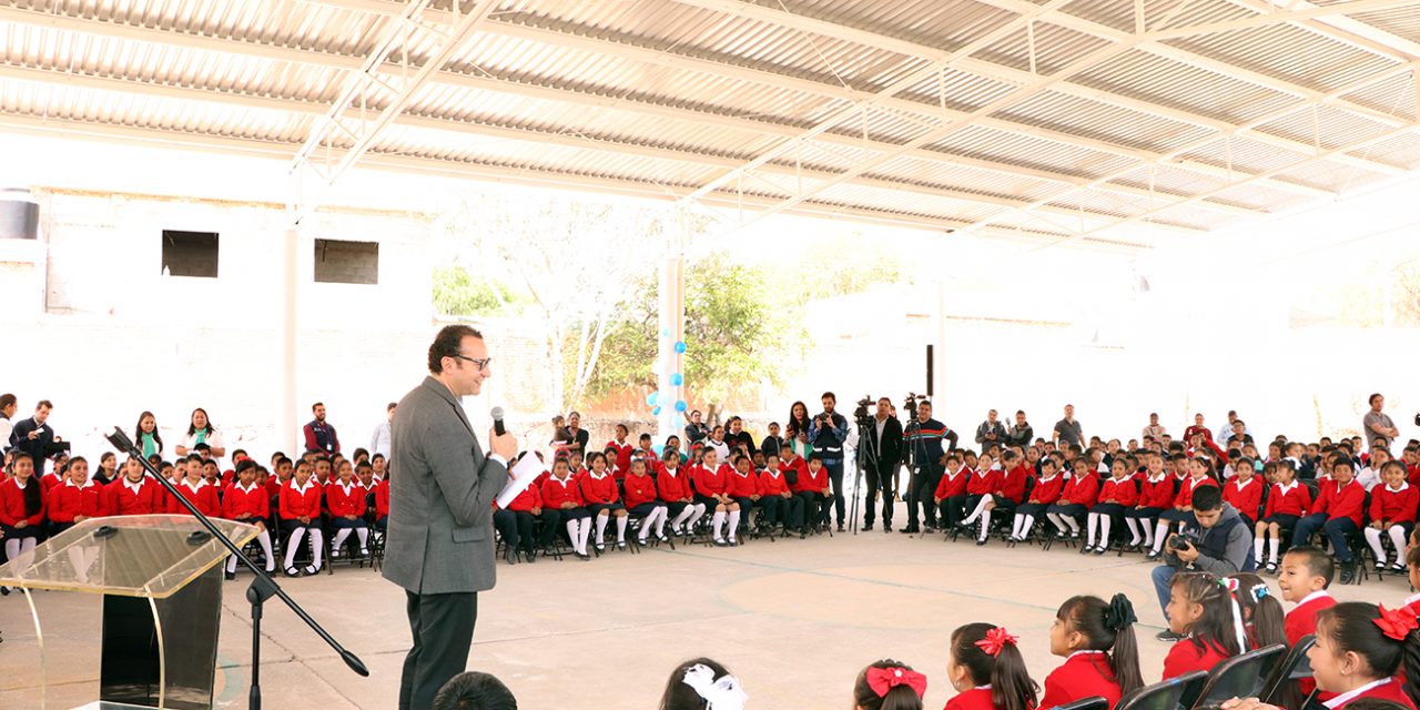 Entrega Nava techado de escuela en Tierra Blanca