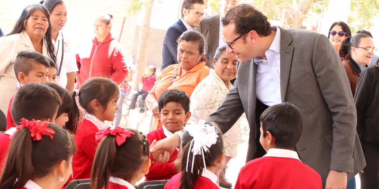 Entrega Nava techado de escuela en Tierra Blanca