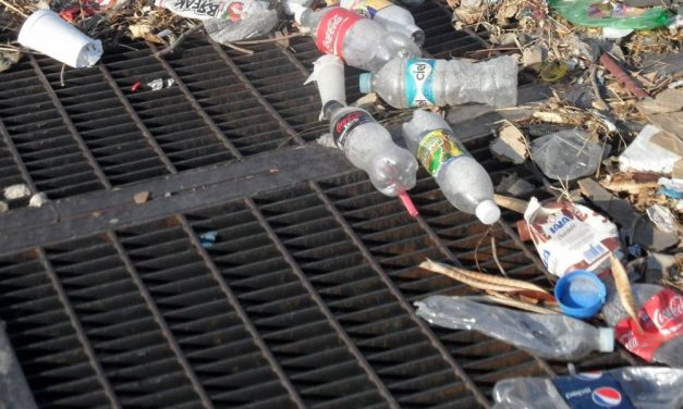 PC pide no arrojar basura en la vía pública que provoque inundaciones.