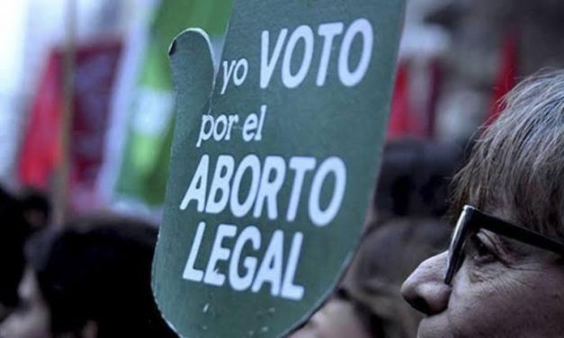Es presentada reforma constitucional para permitir el aborto.