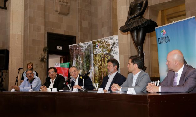 Presentan cartelera de Semana Santa 2019.