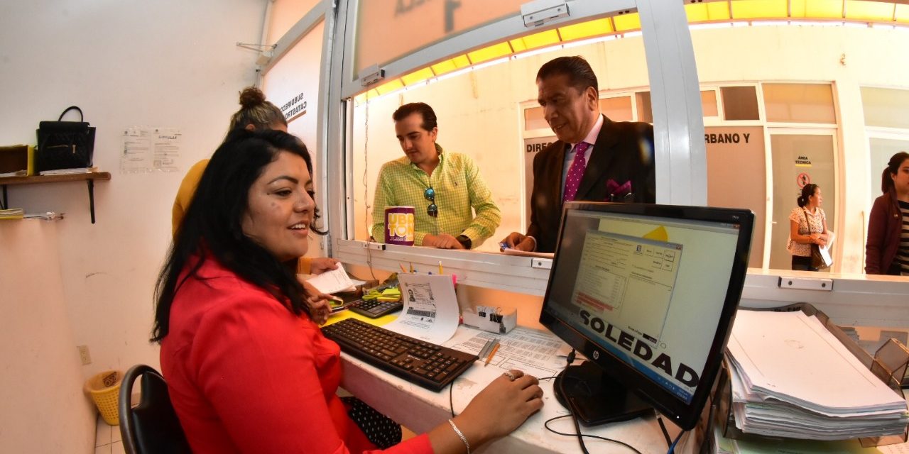 Alta participación de ciudadamos en Soledad al pago de predial.