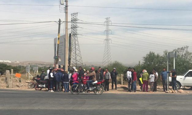 Protestan habitantes de comunidades por proyecto de libramiento.