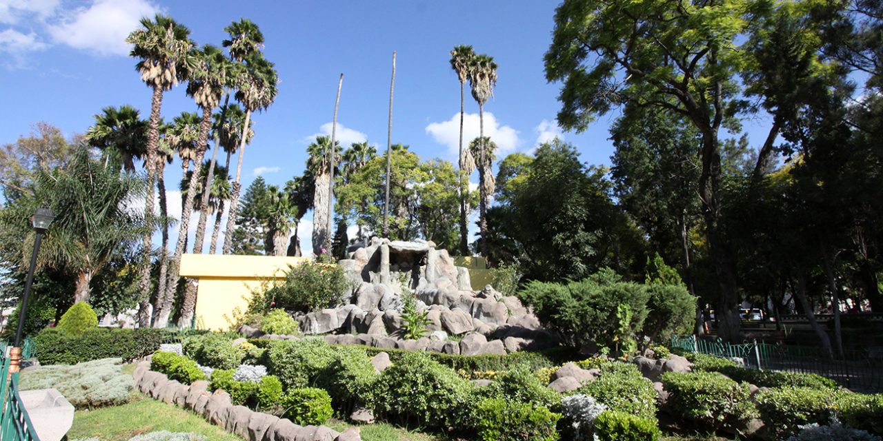 Ayuntamiento SLP realiza trabajos de limpieza en la Alameda