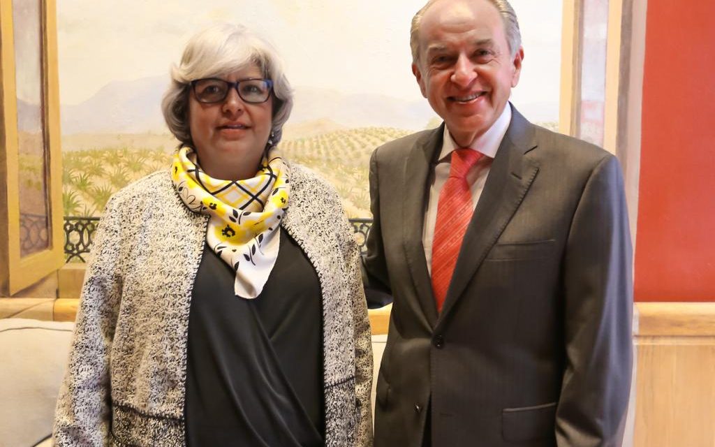 Secretaría de Economía reconoce trabajo de JMCL para impulsar la inversión.