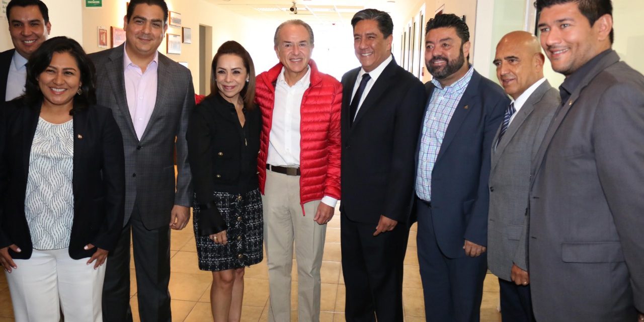 JM Carreras asiste a informe del senador Marco Gama.