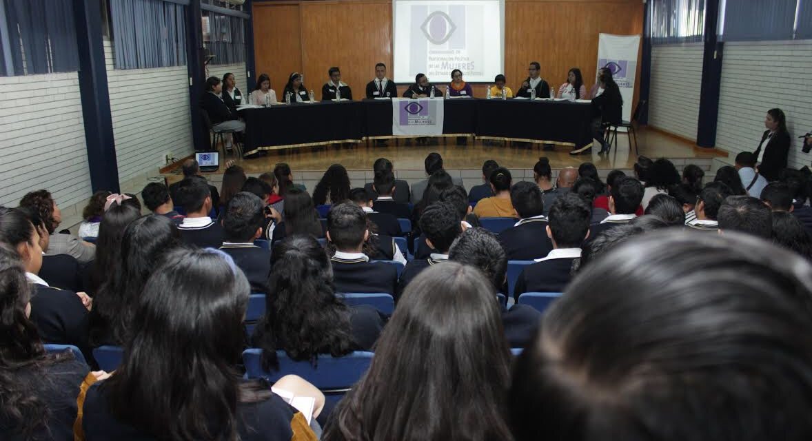 Participan adolescentes del COBACH en el Conversatorio de jóvenes 2019.