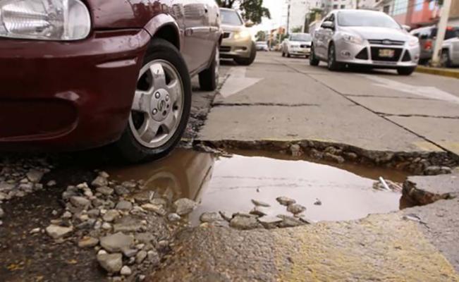75 por ciento de las calles de la ciudad están dañadas revela estudio del ayuntamiento.