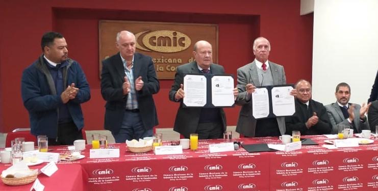 UASLP establece acuerdo de colaboración con la CMIC.