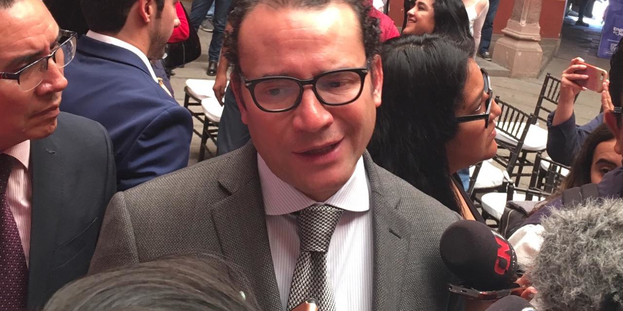 Pide Xavier Nava a AMLO castigo a funcionarios de la anterior gestión.