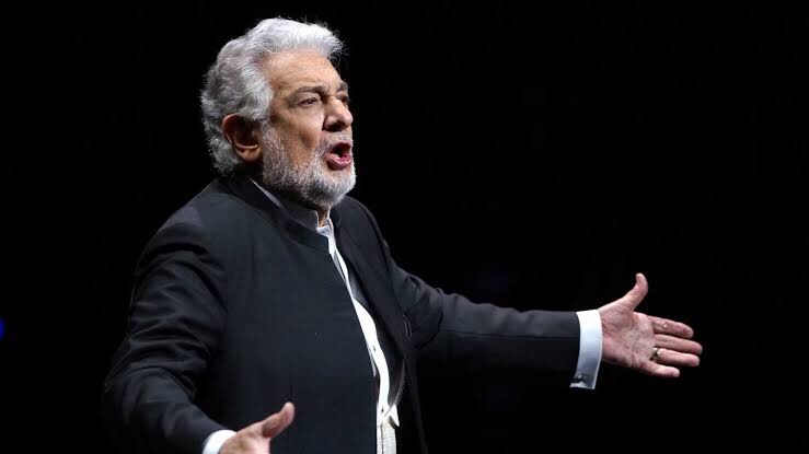 El tenor Plácido Domingo dio a conocer que tiene Covid-19