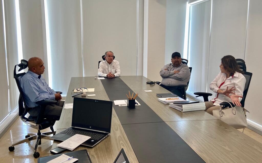 JM Carreras se reúne con alcalde de Vanegas.