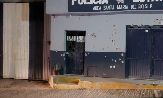 Rafaguean base operativa de la Policía Estatal en Santa María del Río.