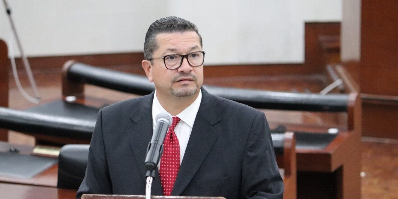 Caída en recaudación federal disminuyó participaciones hacia Estados y Municipios.