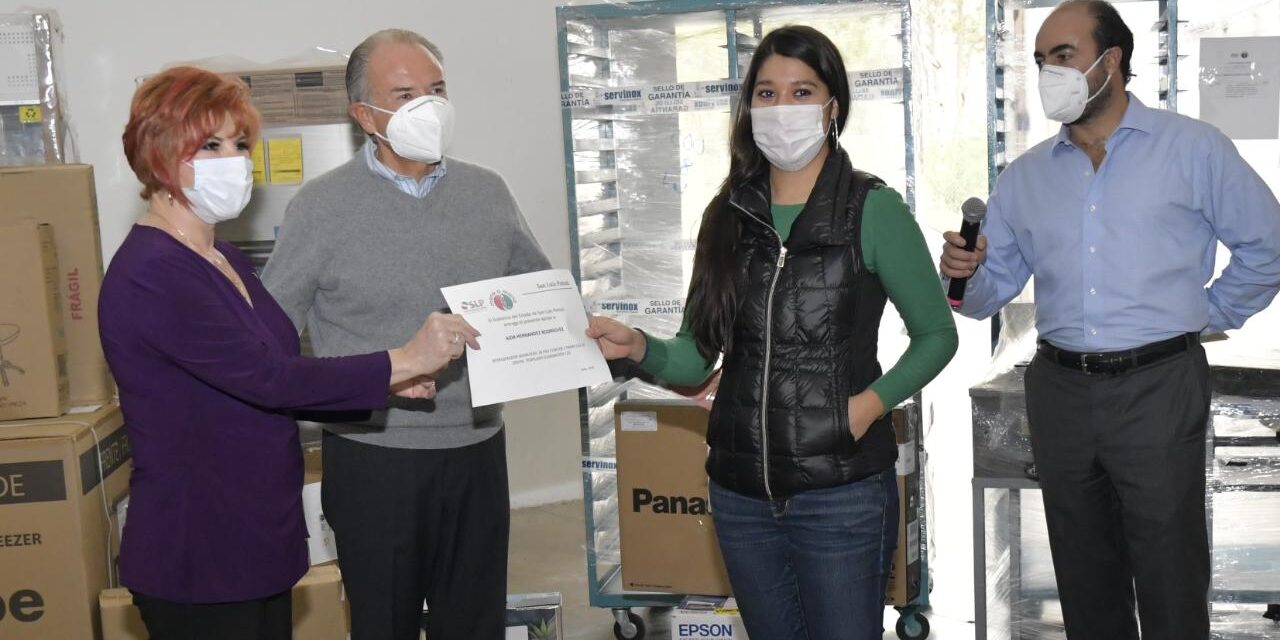 JM Carreras entrega apoyos del programa “Mano a Mano en tu Local”