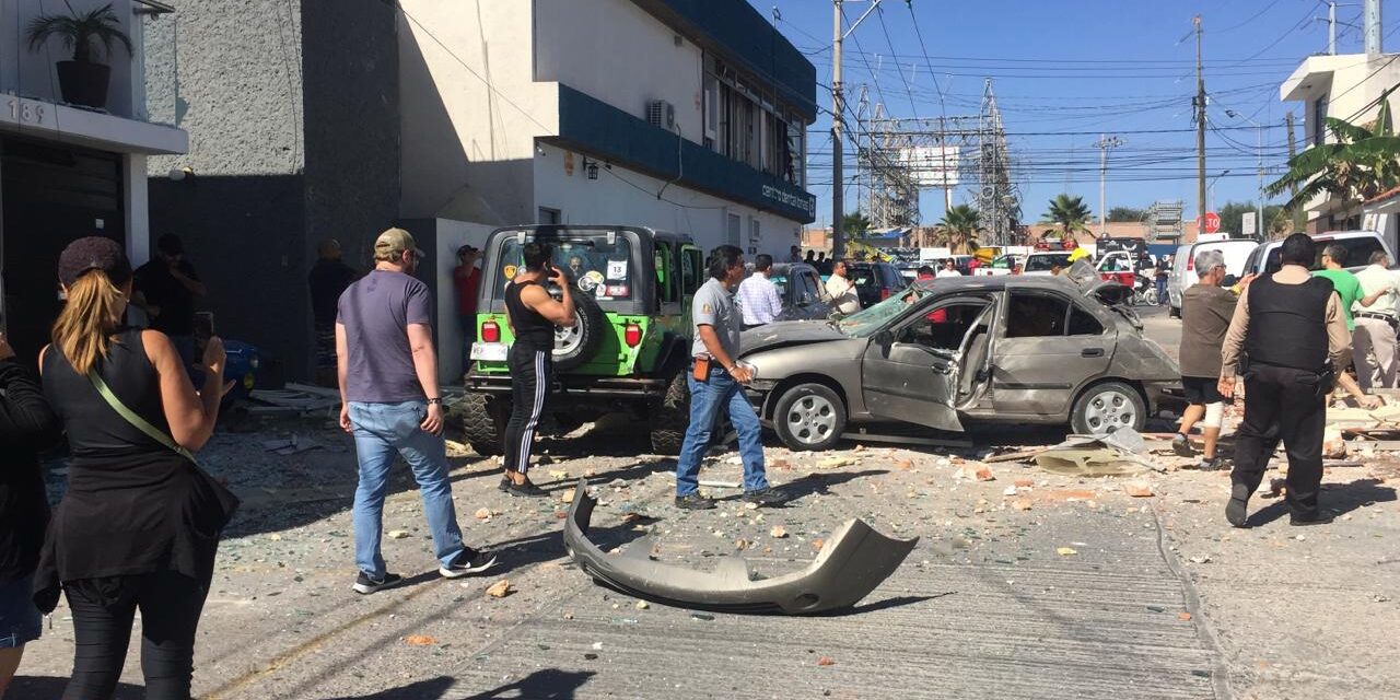 Fuerte explosión de gas provoca daños en 28 viviendas y una persona lesionada de gravedad.