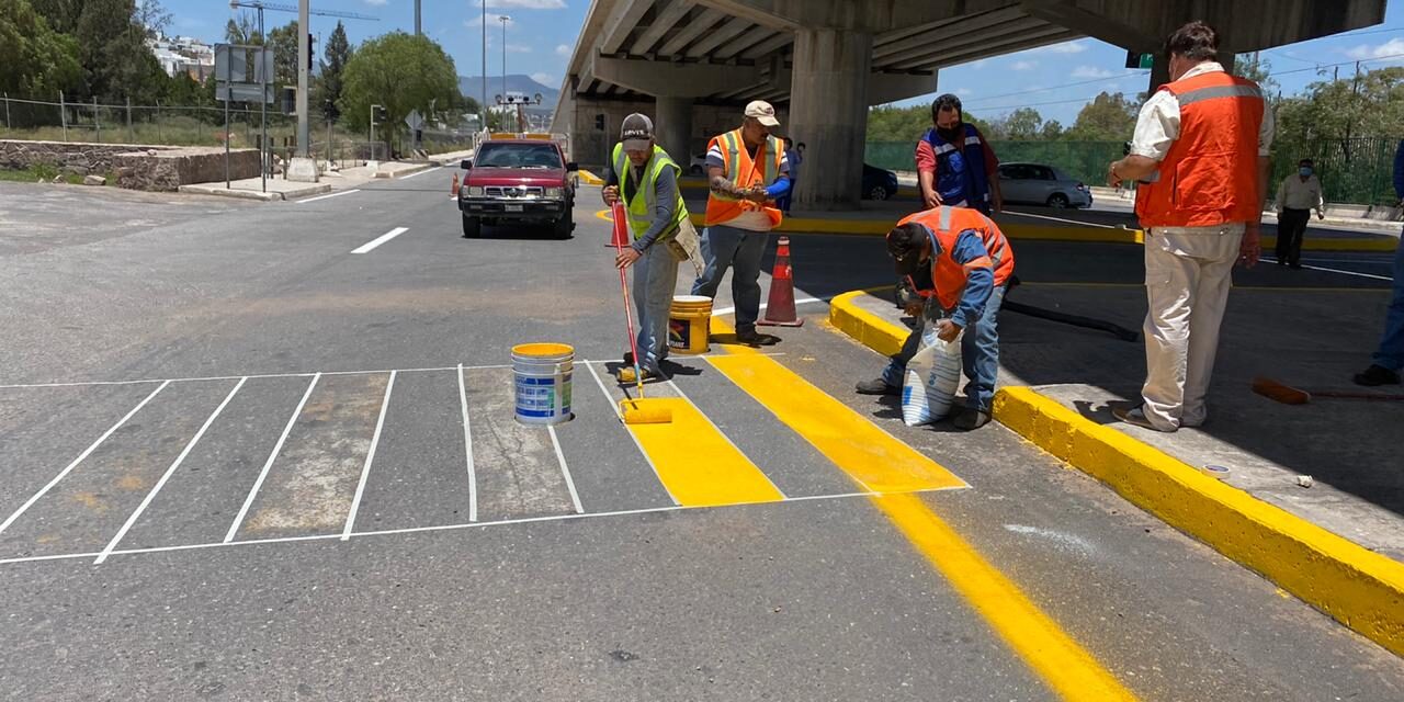 Continúa JEC trabajos de mantenimiento al anillo periférico .