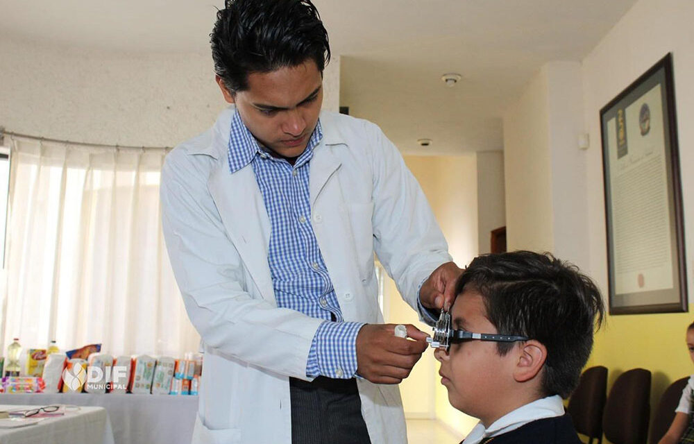 Impulsa DIF de Soledad programa de apoyo para personas con problemas visuales.
