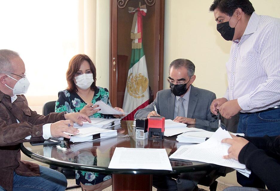 Se realizó la entrega-recepción de la directiva del Congreso del Estado.