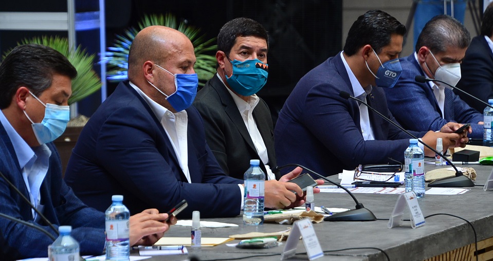 Gobernadores de la oposición abandonan Conago